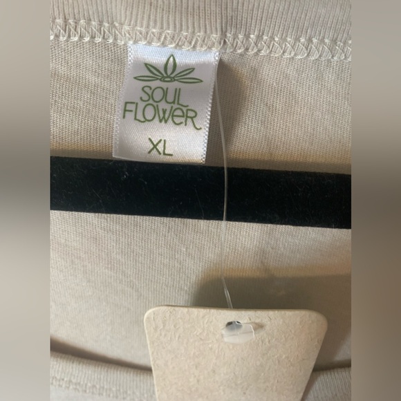 SOUL FLOWER mushroom tee - Picture 2 of 5